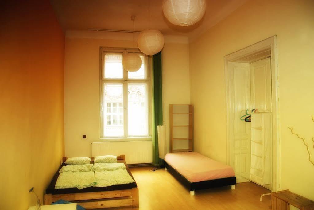 Hostel Krakowskie Klimaty ภายนอก รูปภาพ